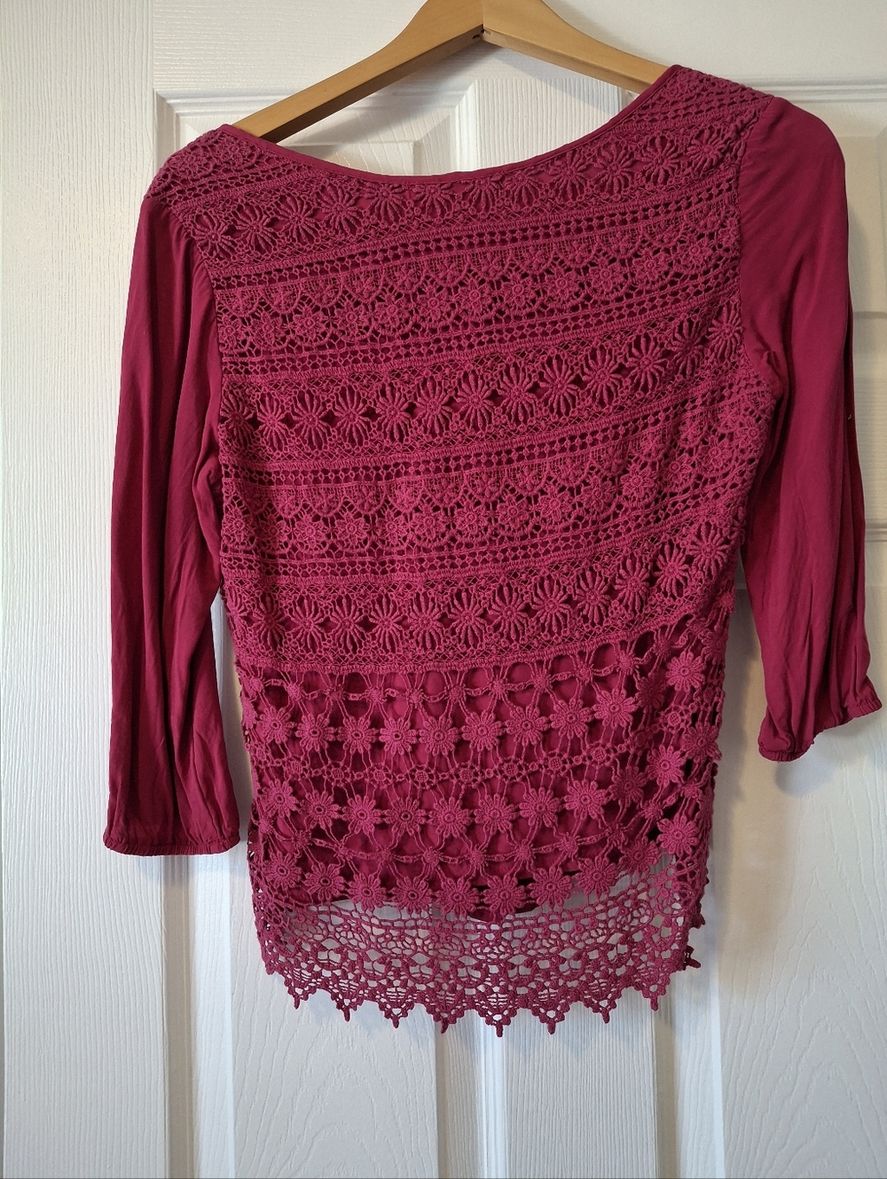 Solitaire Raspberry Button-Front Crochet-Hem Top - Picture 2 of 2